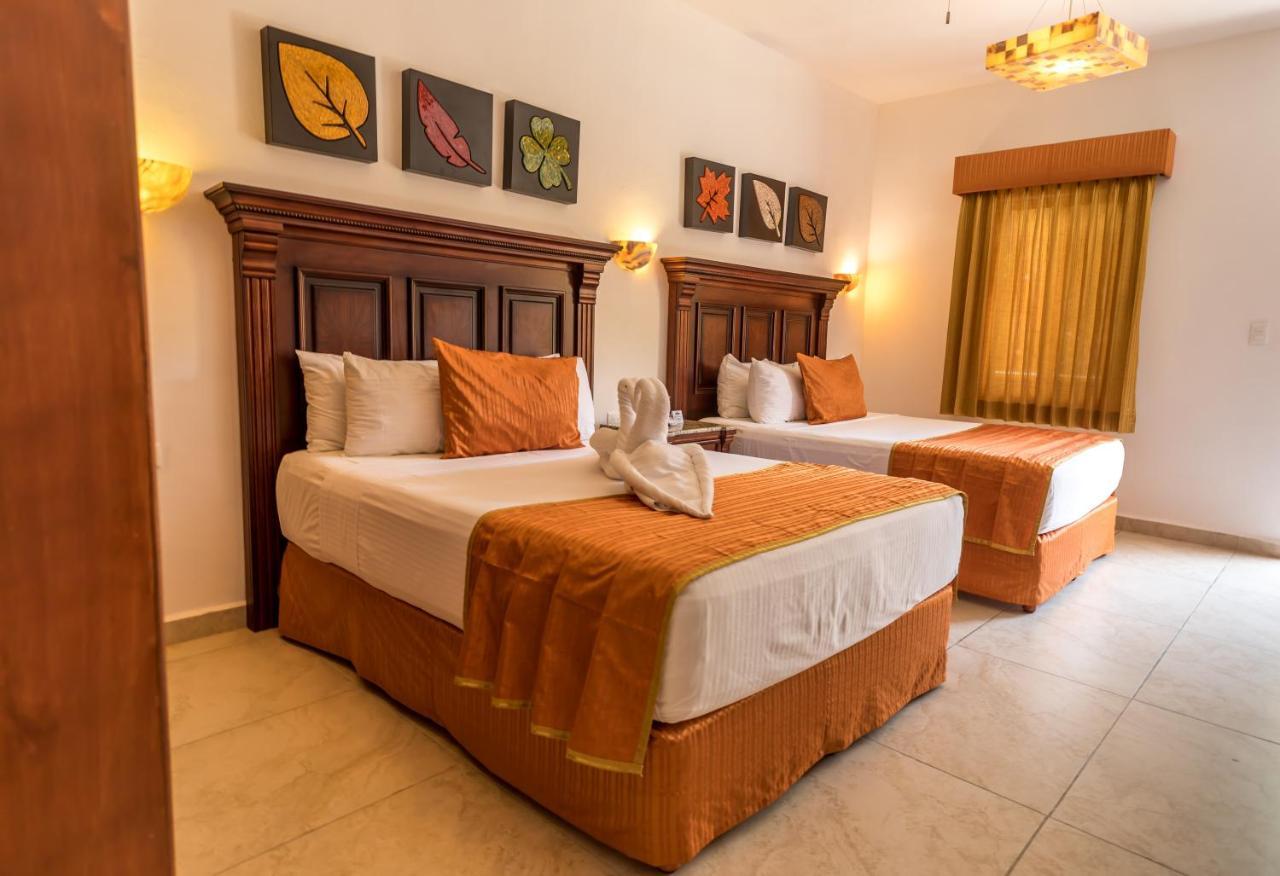 Hotel Las Golondrinas Playa del Carmen Exterior photo