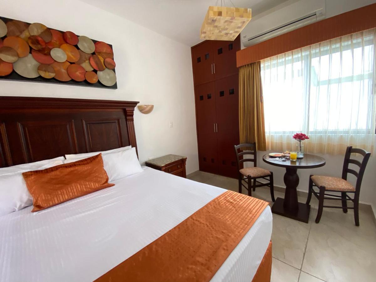 Hotel Las Golondrinas Playa del Carmen Exterior photo