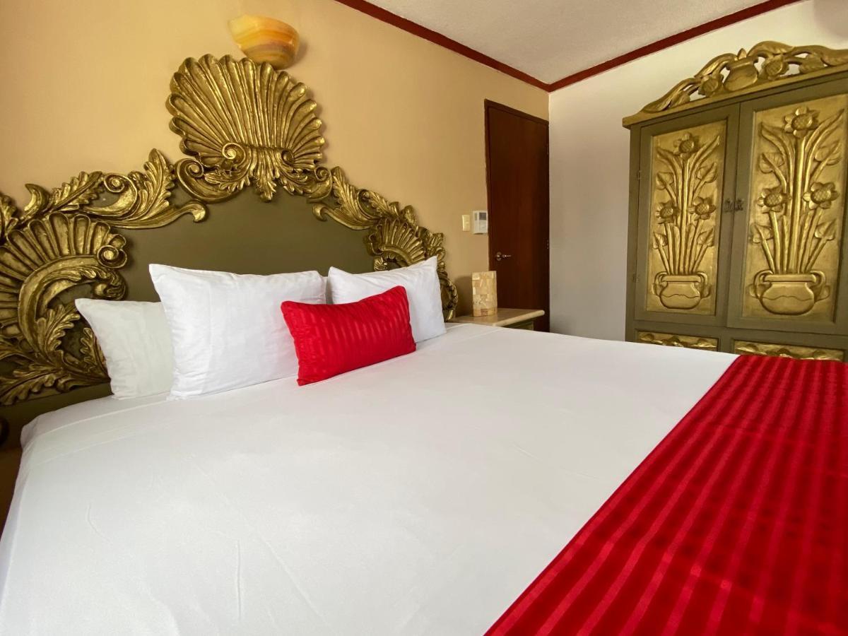Hotel Las Golondrinas Playa del Carmen Exterior photo