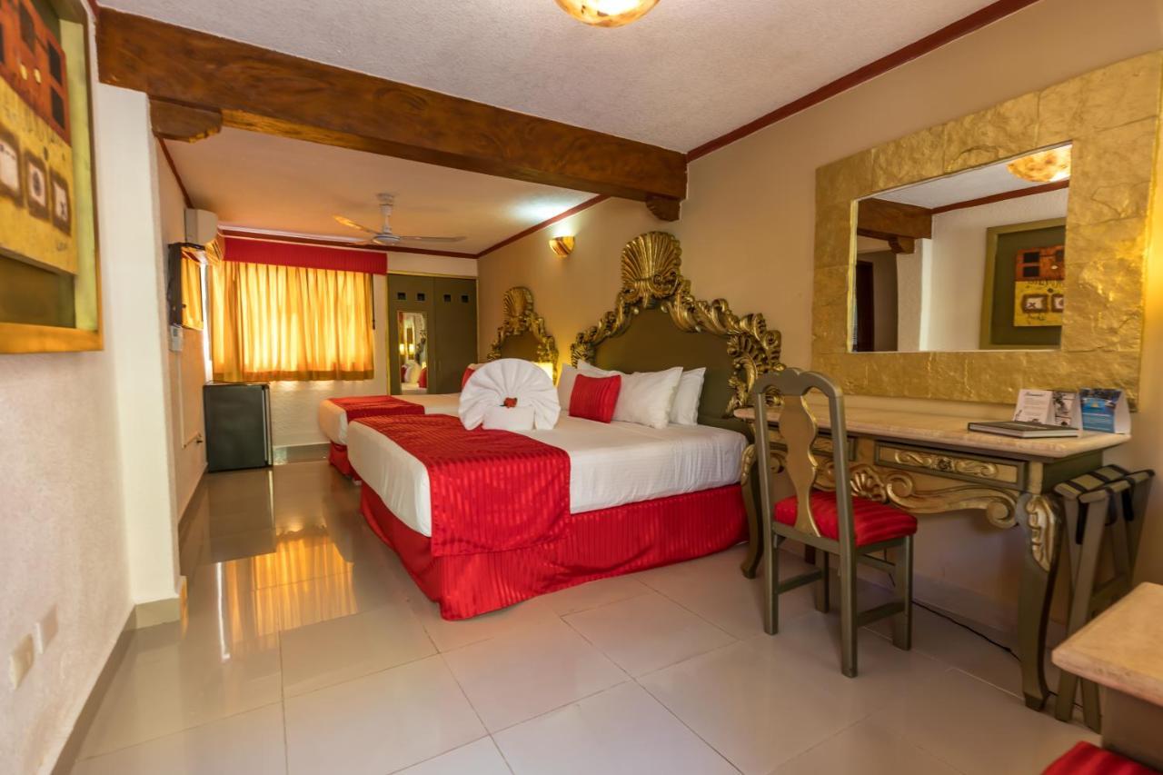 Hotel Las Golondrinas Playa del Carmen Exterior photo