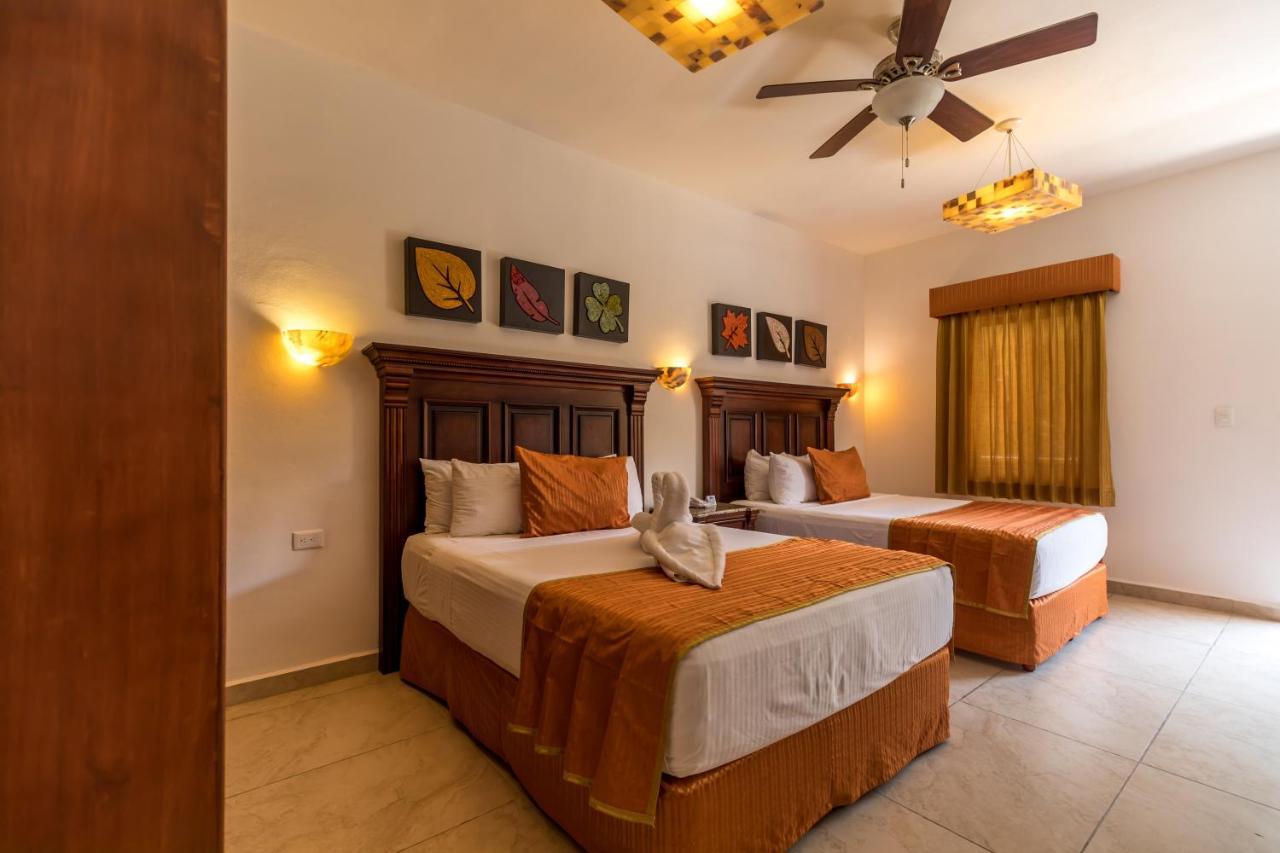 Hotel Las Golondrinas Playa del Carmen Exterior photo